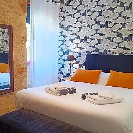 Aux Bories De Marquay, D'hotes Avec Piscine Et Pres De Sarlat 마르꿰유