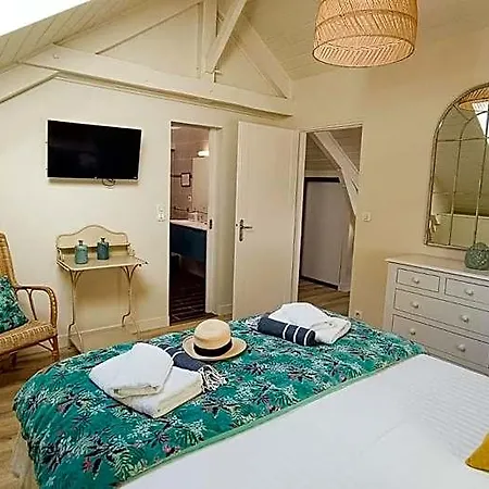 Aux Bories De Marquay, D'hotes Avec Piscine Et Pres De Sarlat 마르꿰유